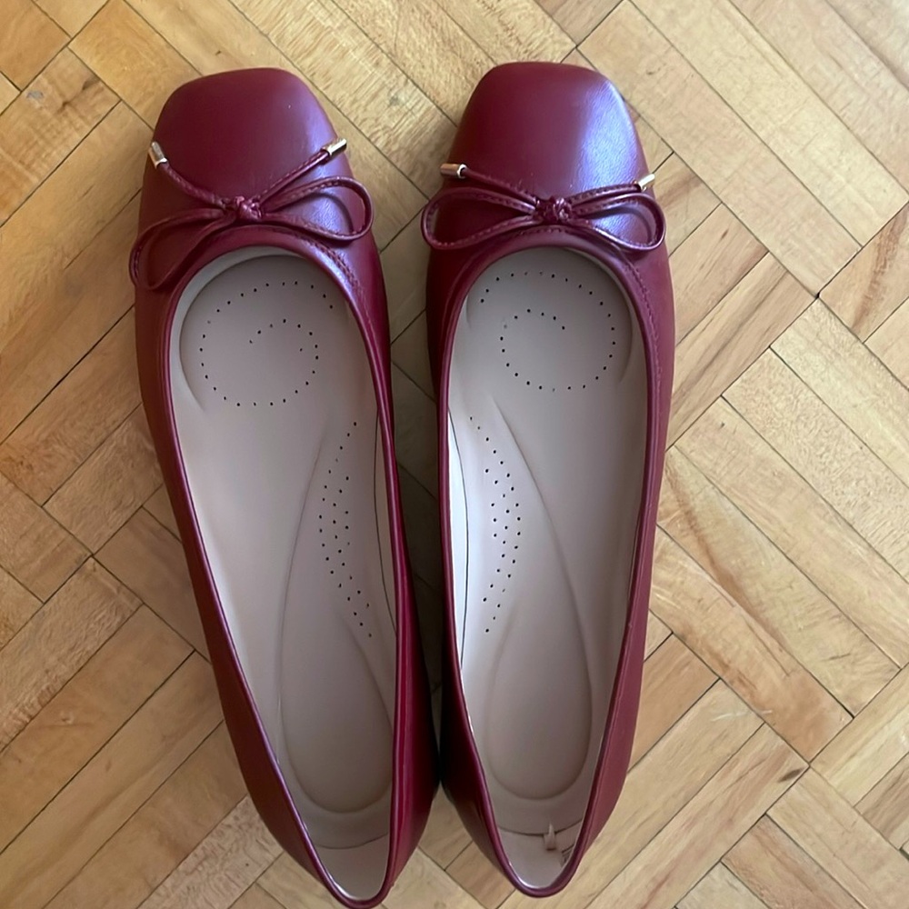Clarks ballet flat （size 8）NEW